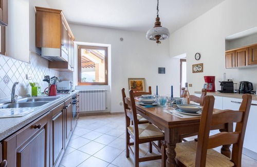 Montebonello House | Stunning home in Case Lori