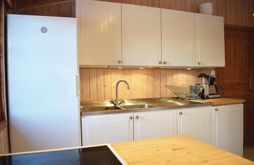 Kroderen House | Stunning home in Eggedal with kitchen