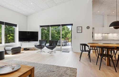 Farvang House | Stunning Home In Fårvang With Wifi