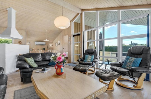 Flovt Strand House | Stunning home in Haderslev with WiFi