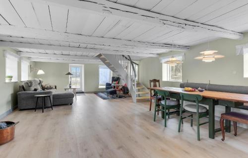 Fynshav House | Stunning Home In Haderslev With Kitchen