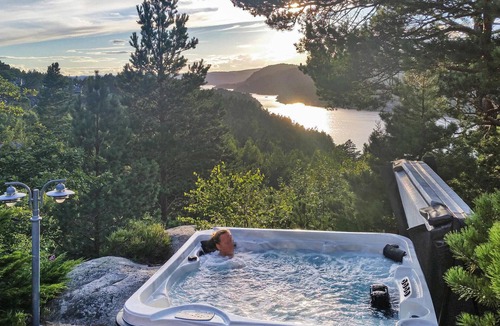 Risor House | Stunning home in Risør with sauna