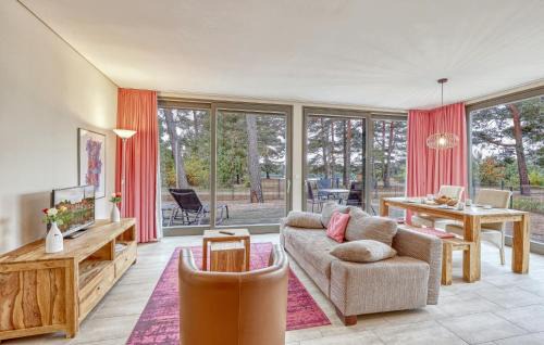 Sassenburg House | Stunning Home In Sassenburg Stüde