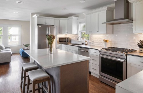 Somerville Condo | Stunning Home Mins to Boston w/Parking & Laundry
