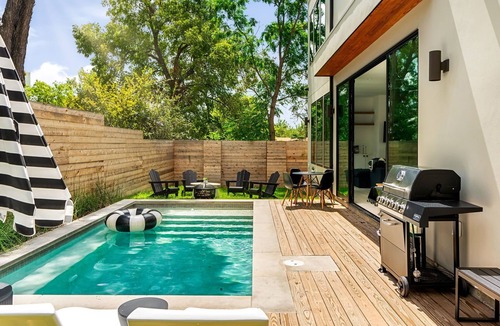 Blackshear-Prospect Hill House | Stunning Home | Pool | Fireplace | Downtown Views