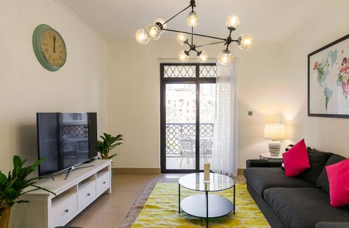 Downtown Dubai Apartment | Stunning interior! Near Dubai Mall & Burj Khalifa!