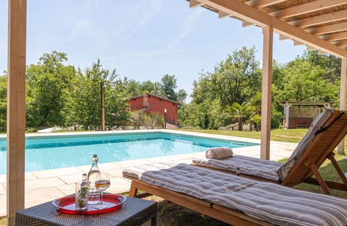 Cicogna Villa | Stunning private villa for 10 people with WIFI, A/C, private pool, TV, patio and pets allowed