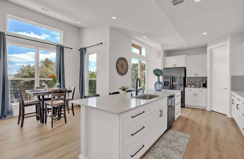 Point Venture House | Stunning Lake Home With Pool-beach-gym-boat Access