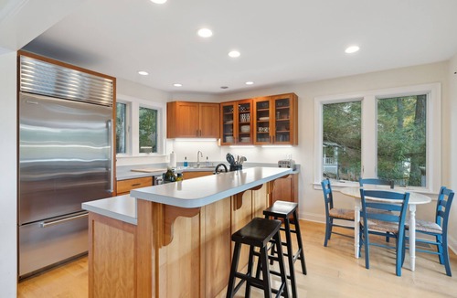South Sanford House | Stunning Lakefront Home