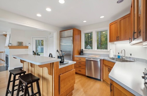 South Sanford House | Stunning Lakefront Home