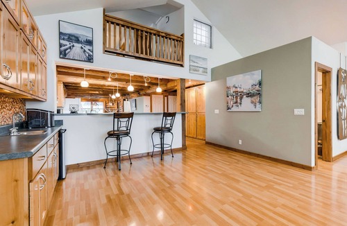 Kachina Village Cabin | Stunning large Cabin with AC, Pool table, fenced yard