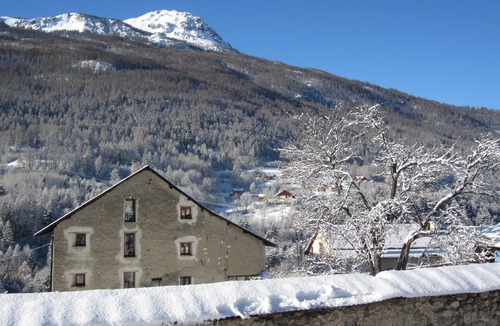 Forville Apartment | stunning, light, bright studio apartment - Briancon/Serre Chevalier - sleeps 4
