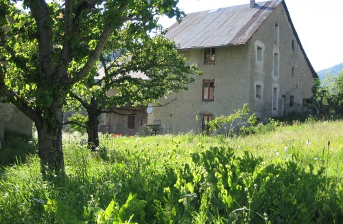Forville Apartment | stunning, light, bright studio apartment - Briancon/Serre Chevalier - sleeps 4