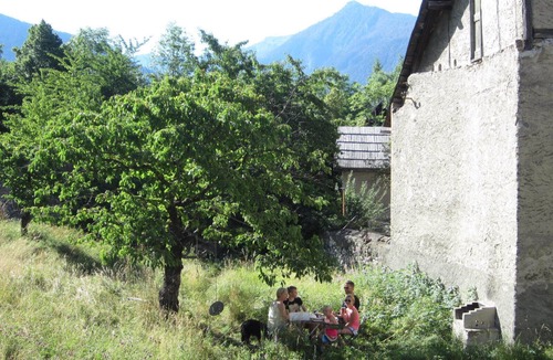 Forville Apartment | stunning, light, bright studio apartment - Briancon/Serre Chevalier - sleeps 4