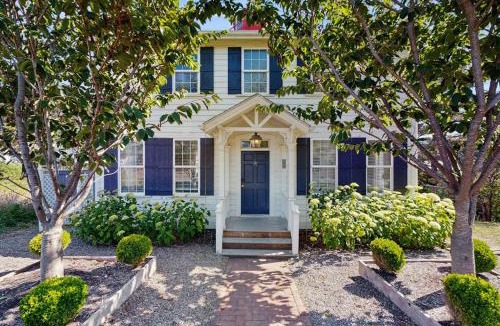 Agate Beach House | Stunning Lighthouse Replica Home with Ocean Views - Steps from the Beach
