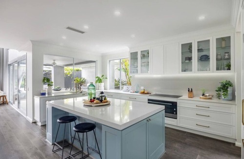 Rochedale House | Stunning & Luxurious 4-Bedroom Mansion @Rochedale