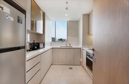 Discovery Gardens Apartment | Stunning Luxury 3BDR 5P