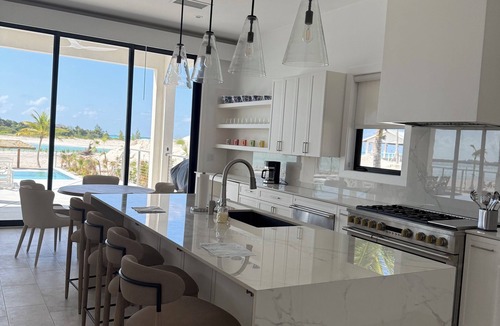 Sandy Point Villa | Stunning Luxury Beach Villa Stella Maris - 80% Introductory Discount