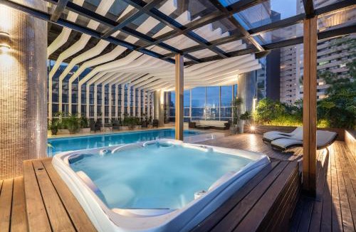 El Poblado Apartment | Stunning Luxury Penthouse with SPA and Concierge