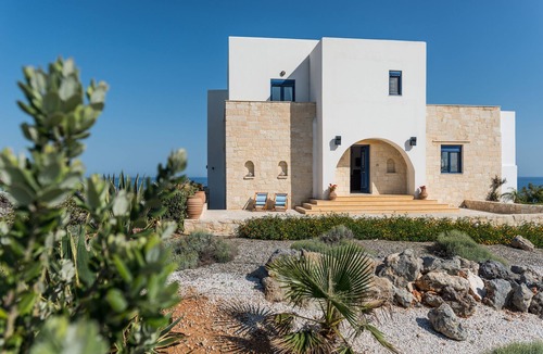 Stavros Villa | Stunning luxury seafront villa near Stavros, Akrotiri, Crete.
