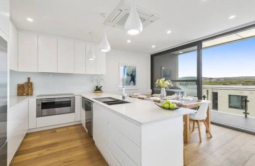 Anglesea House | Stunning Main Beach Location- Anglesea