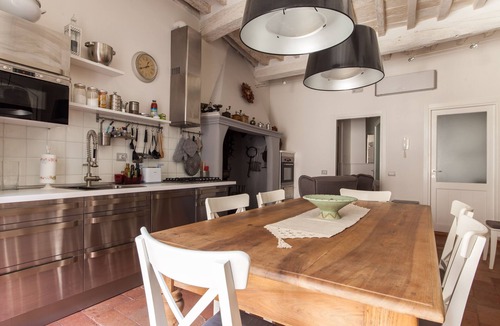 Compignano House | Stunning medieval vllage townhouse close to Perugia