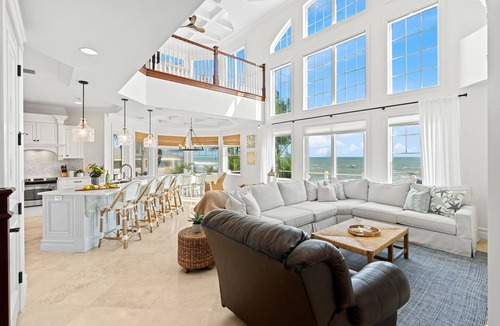 Melbourne Beach House | Stunning Melbourne Beach Oceanfront House W/Private Fire Pit, Dock, & Spa-Like Pool! 🌴