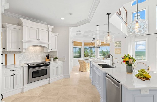 Melbourne Beach House | Stunning Melbourne Beach Oceanfront House W/Private Fire Pit, Dock, & Spa-Like Pool! 🌴