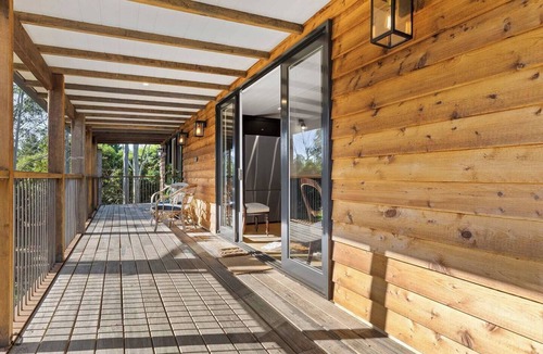Richmond Lowlands Apartment | Stunning Modern Accommodation on Prestige Rural Property