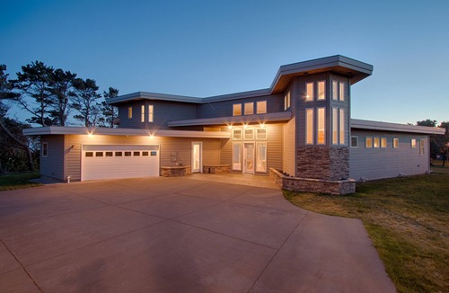 Brookings House | Stunning Modern Cliff House With Breathtaking Ocean Views