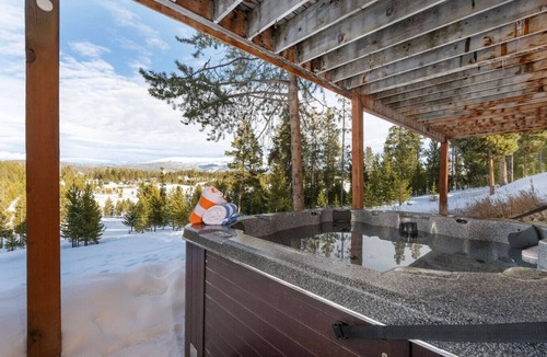 Pole Creek Meadows House | Stunning Mountain Retreat W/Views|Private Hot Tub