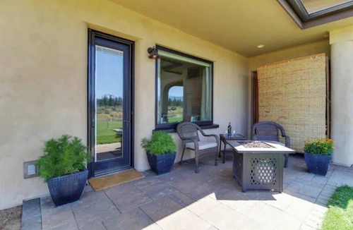 Bend Apartment | Stunning mountain views, quiet, peaceful, unique, private attached guest suite