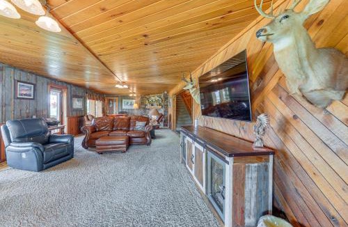 Dubois House | Stunning Mountain Views: Spacious Cabin in Dubois!