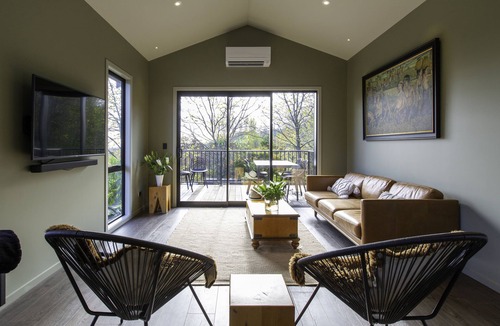Richmond Cottage | Stunning new architectural tree-house in Richmond, Nelson