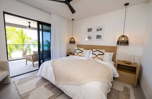 Brighton Apartment | Stunning New Luxury Beachfront Condo - Allure 202