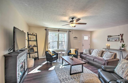 Fishers Hill House | Stunning New Market Home w/ Mtn Views & Hot Tub!