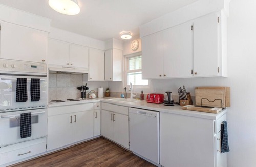 Oak Harbor House | Stunning Ocean & Mountain Views | 2BR/2BA with BBQ