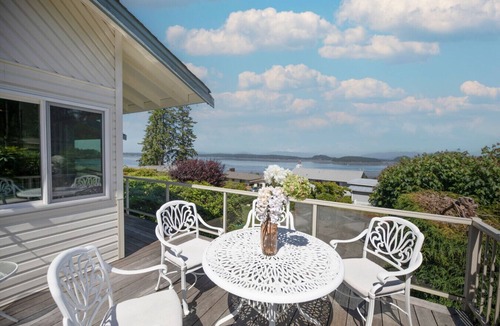Oak Harbor House | Stunning Ocean & Mountain Views | 2BR/2BA with BBQ