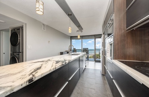 Michigan Beach Condo | Stunning Ocean Front 2 b/2 bath Condo Space Coast/Satellite Beach! 3 month +