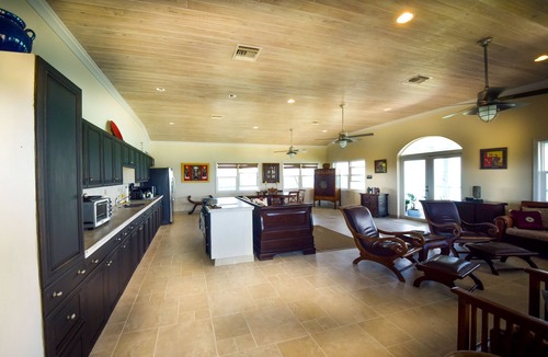 Great Exuma House | Stunning ocean views, first-class accommodation - with Pool, Deck & Solar