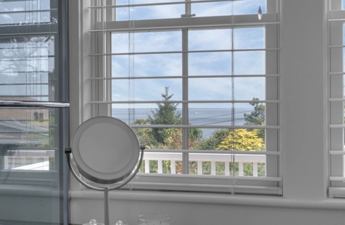 Cape Neddick House | STUNNING OCEAN VIEWS NEXT TO THE CLIFF HOUSE! New Listing, Premier Host!