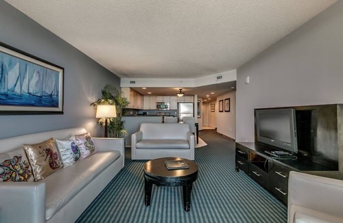 Downtown Myrtle Beach Condo | Stunning Oceanfront King Suite at Oceans One Resort 17th Floor