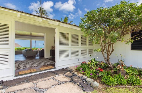 Lanikai House | Stunning Oceanfront Beach House w/AC & Mokulua Isle Views at Lanikai Oceanside