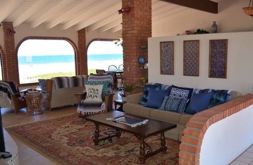 Lengueta Arenosa House | Stunning Oceanfront Family Beach House