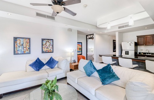 Barrio Los Villalobos Apartment | Stunning Oceanfront Gem - Mountain & Beach Views with Shared Pools, AC & WiFi