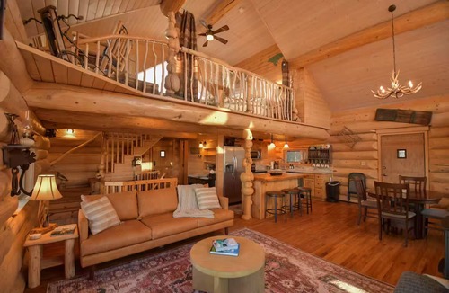 Homer Cabin | Stunning Oceanfront Log Home w/Glacier & Spit View