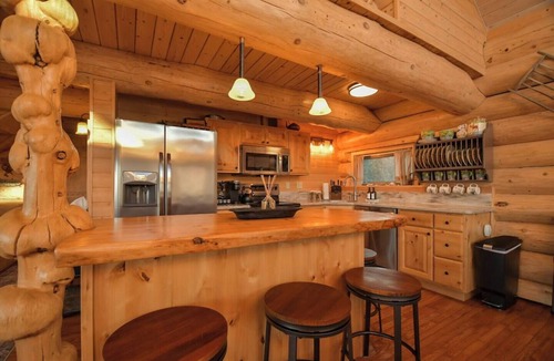 Homer Cabin | Stunning Oceanfront Log Home w/Glacier & Spit View