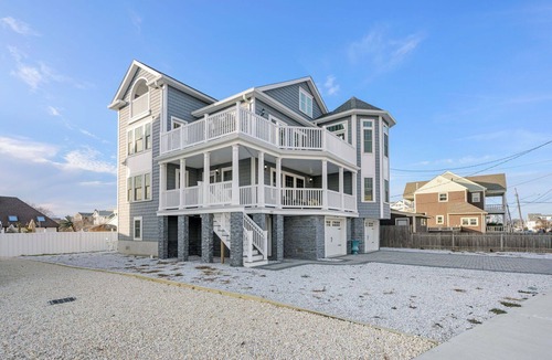 Point Pleasant Beach House | Stunning Point Pleasant Beach 6BR 5Bath Ocean Front Home - Heated Inground Pool