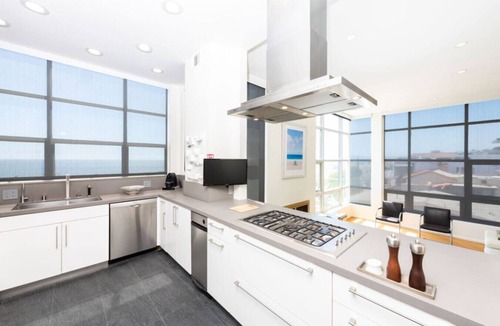 Gas Lamp Section House | Stunning Panoramic Ocean Views Penthouse