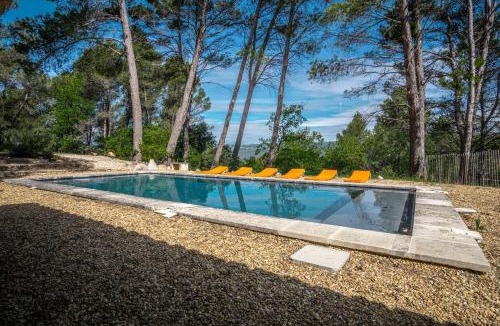 Roussillon House | Stunning panoramic views and heated pool in Roussillon